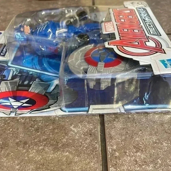 Marvel Avengers Captain America - Picture 4 of 10